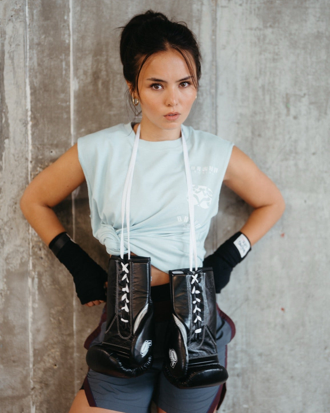 The Lambeth Sleeveless Tee Concrete Womens